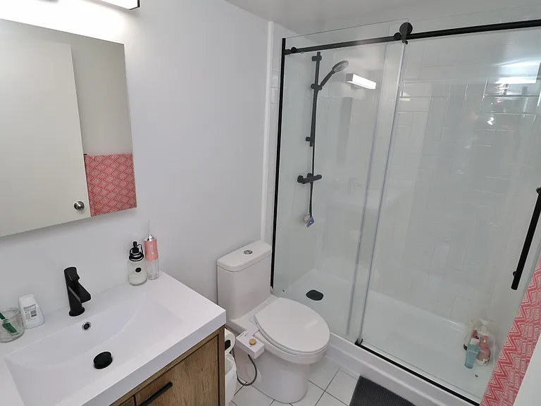 35 Holland Ave #302 — Photo 23
