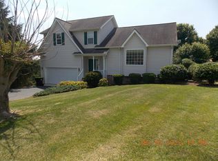 1010 Red Fox Ln, Pulaski, VA 24301