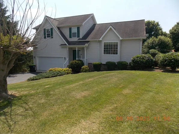 1010 Red Fox Ln, Pulaski, VA 24301