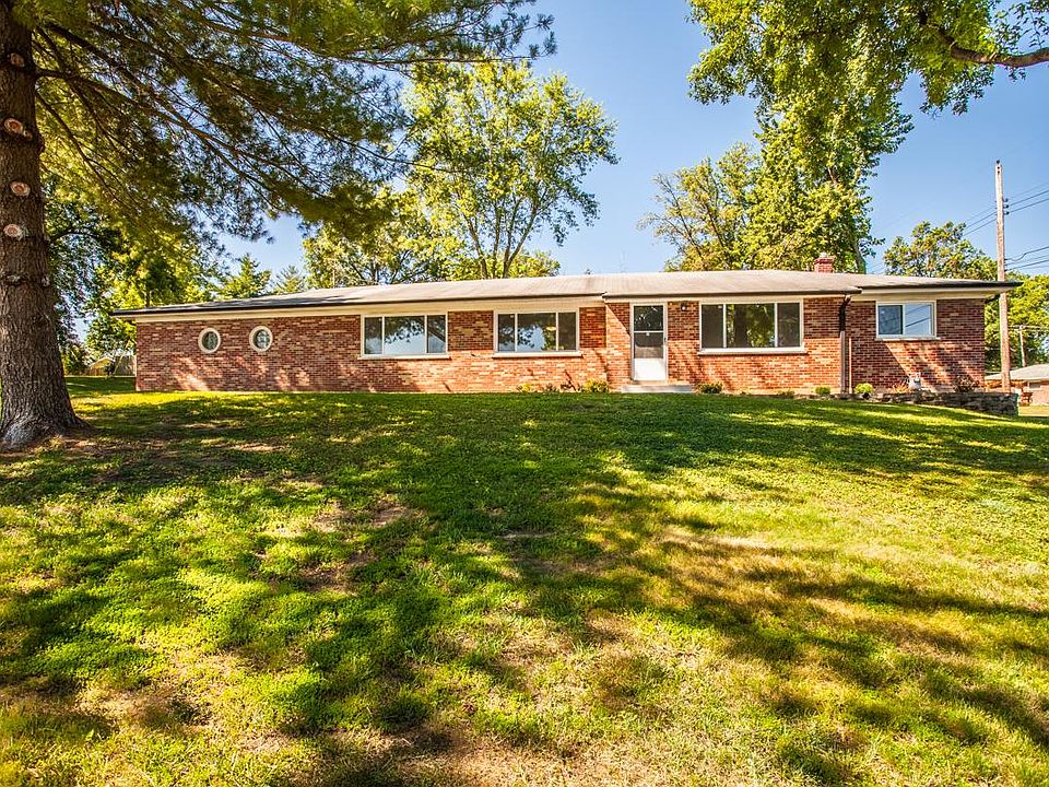 1st image of 4666 De Chantal Dr