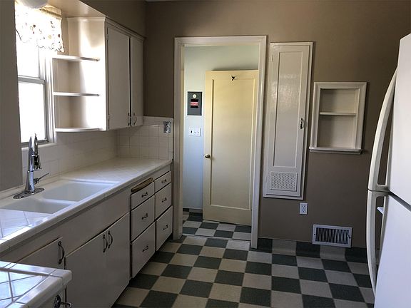 5th image of 1837 E Wilson Ave