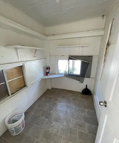 1101 E 3rd St — Photo 12