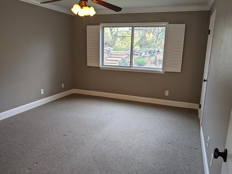 2416 Shoreline Dr — Photo 9