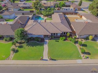 7304 Olive Dr, Bakersfield, CA