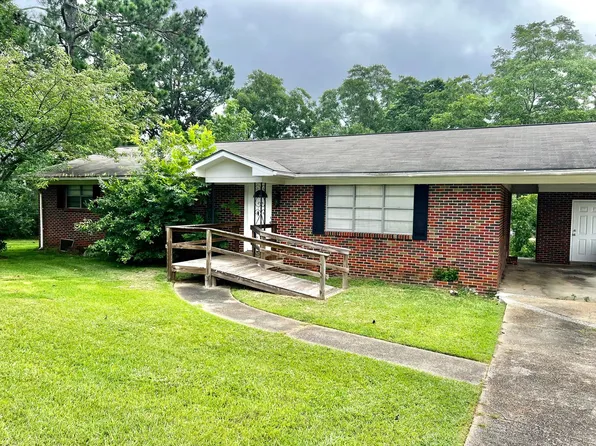 107 Woodland Cir, Troy, AL 36081