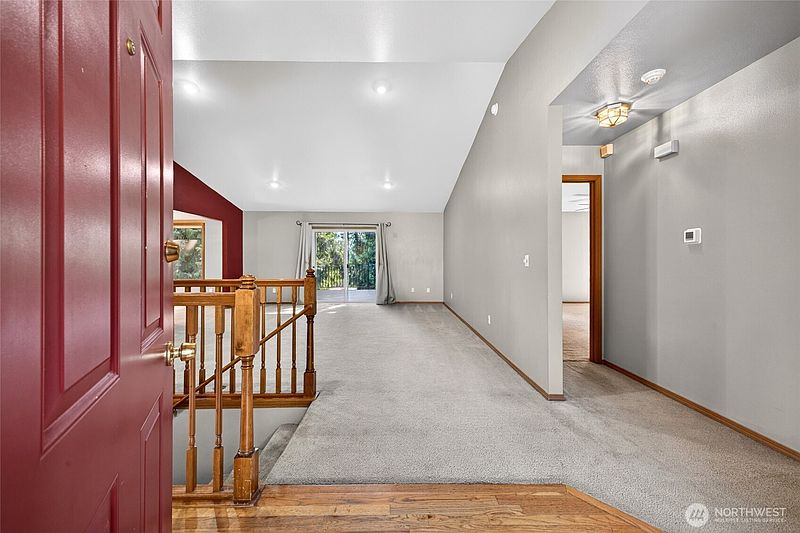 3rd image of 7011 47th Avenue E