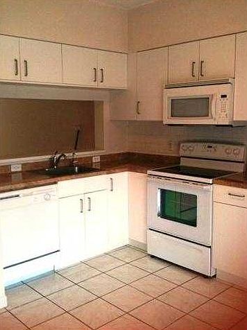 2nd image of 16799 Hemingway Dr