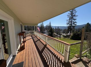 31 Town Reservoir Rd, Weaverville, CA 96093