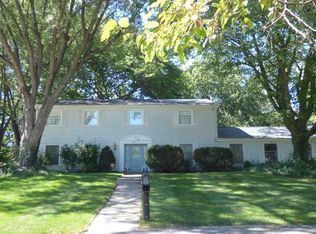 1302 E Croydon Ct, South Bend, IN