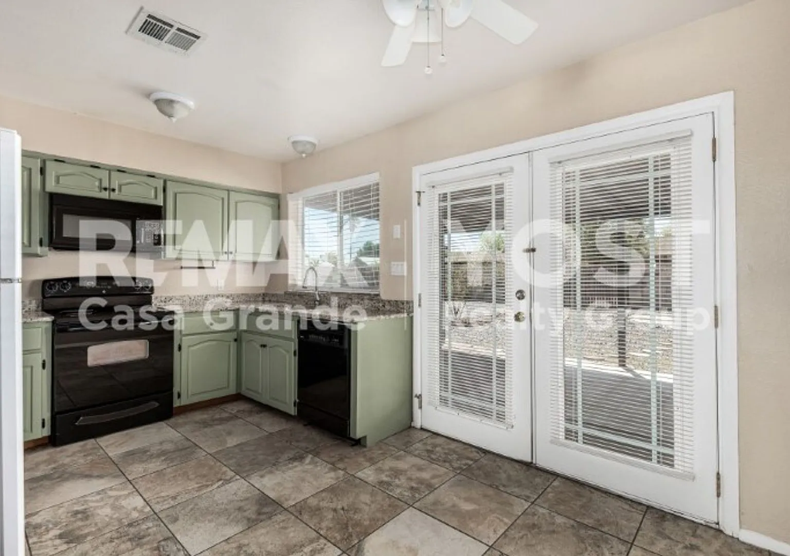 Cozy home with no hoa! — Photo 4