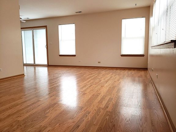 2nd image of 690 Wedgewood Cir