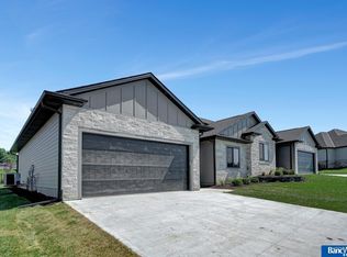 8864 Augusta Dr, Lincoln, NE 68526