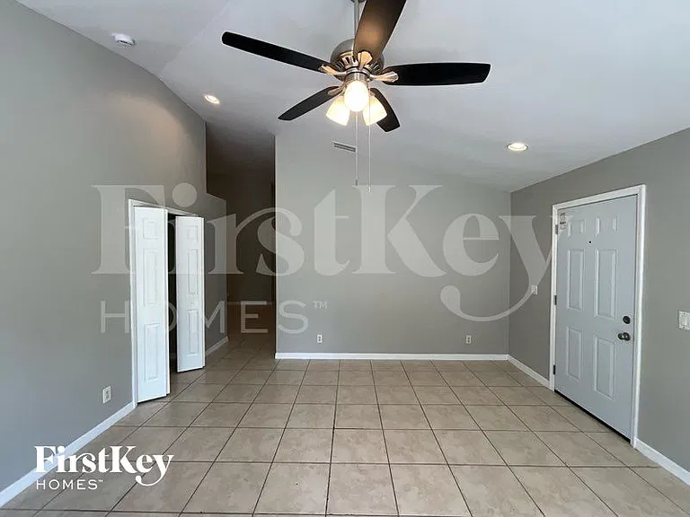 1113 Harry Ave S — Photo 5