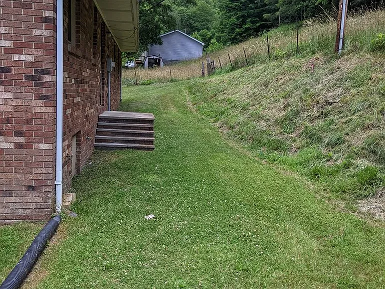 554 Love Hollow Rd — Photo 8