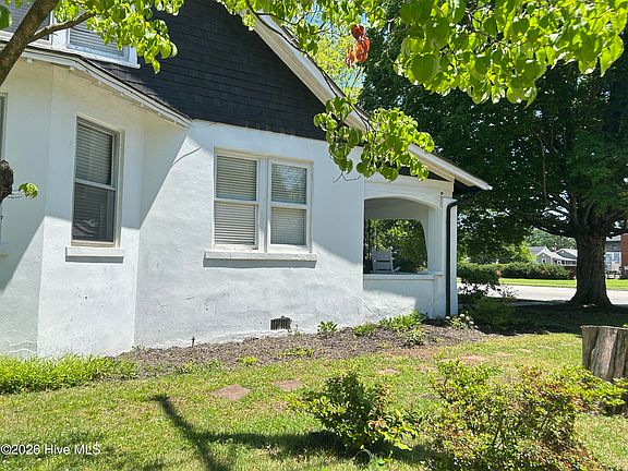 5th image of 541 Roanoke Avenue