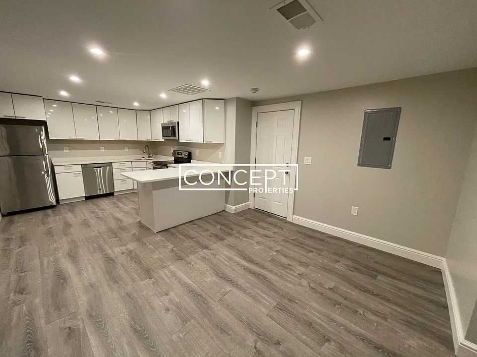 47 Bay State Rd #B