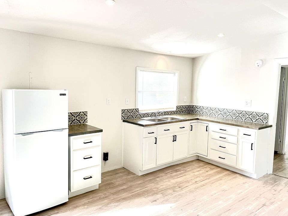 1st image of 1009 Pine Eagle Ln