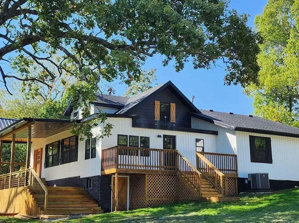 806 S State Hwy P, Clever, MO 65631