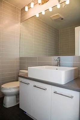 Sold by aptsandlofts.com | media 22