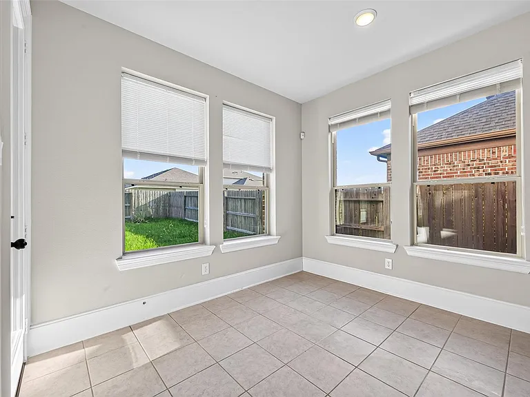 32931 Franklin Brooks Dr — Photo 16