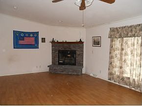 4th image of 52 Cristin Ln