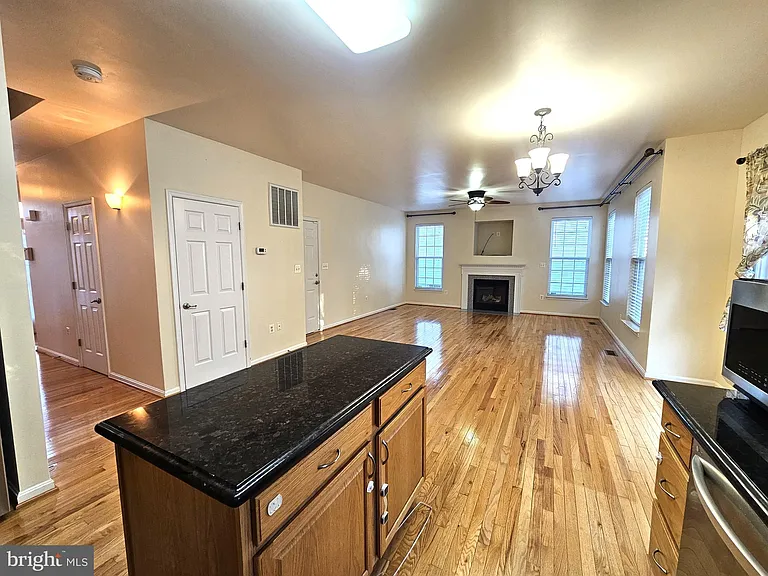 6125 Hot Spring Ln — Photo 9
