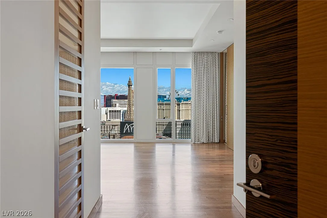 Waldorf Astoria — Photo 1
