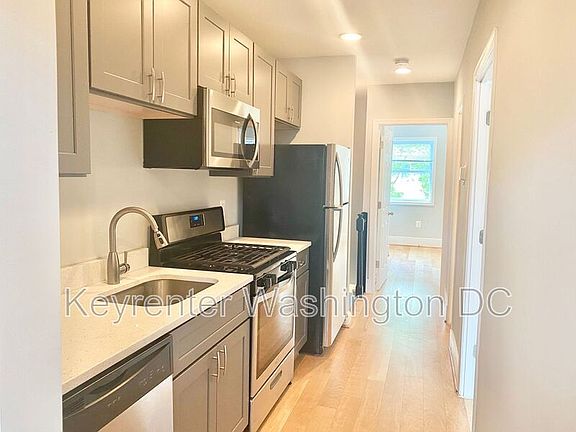 5th image of 1715 Montello Ave NE APT 2
