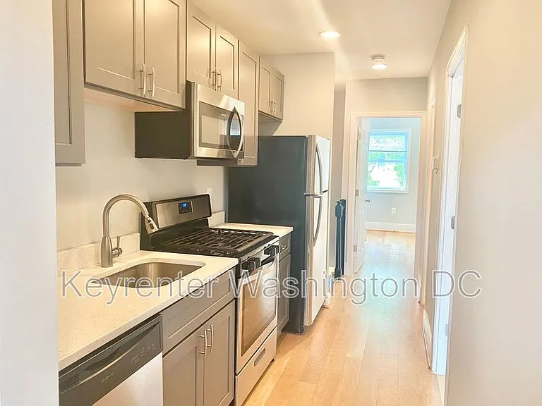 1715 Montello Ave NE #2 — Photo 5