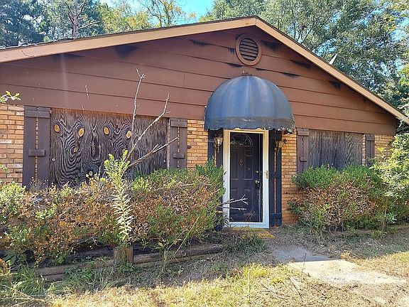 2nd image of 447 Edgemere Ave