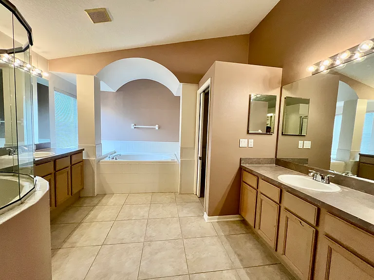 18110 Palm Breeze Dr — Photo 18