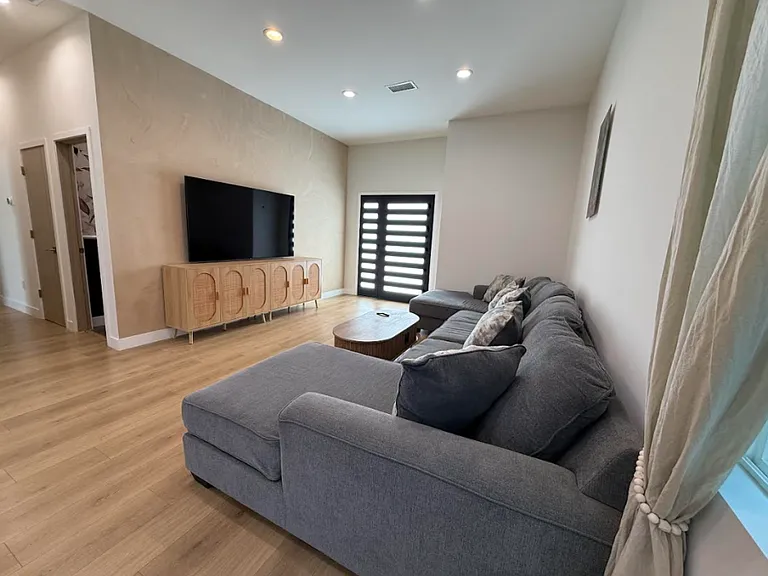 10642 Jimenez St — Photo 10