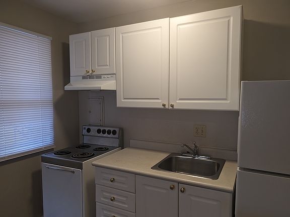 2nd image of 115 E 13th Ave