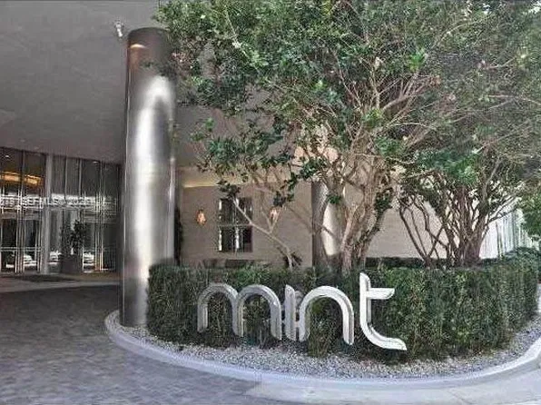 92 SW 3rd St, Miami, FL