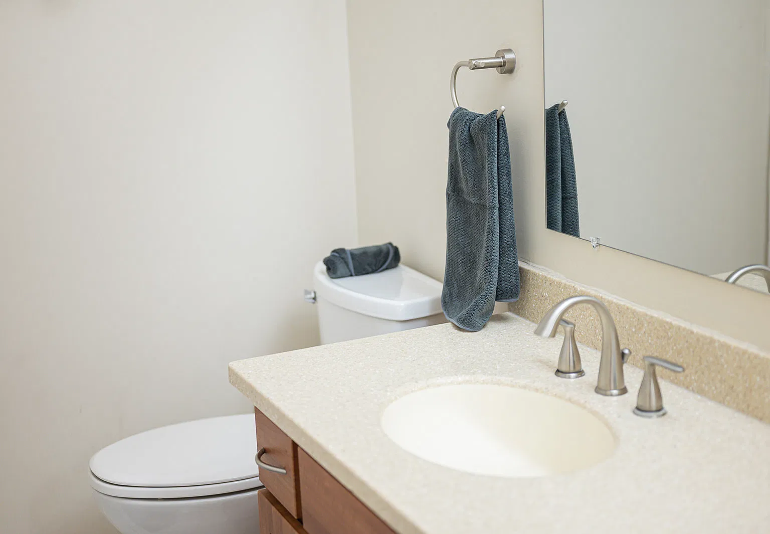 2 bed, 2.5 bath, 1600 sqft, $2,600 — Photo 2