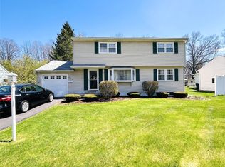 417 Elmhaven Dr, Vestal, NY 13850