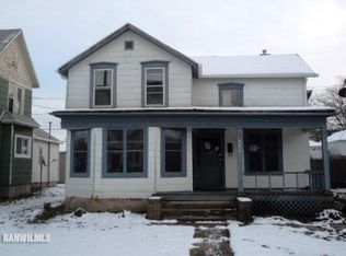 221 W Clark St, Freeport, IL 61032
