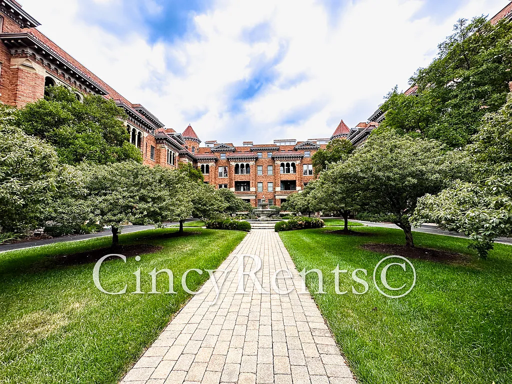 2 bed, 1270 sqft, $1,995 — Photo 1