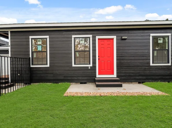 1504 W Blum St #B, Alvin, TX 77511