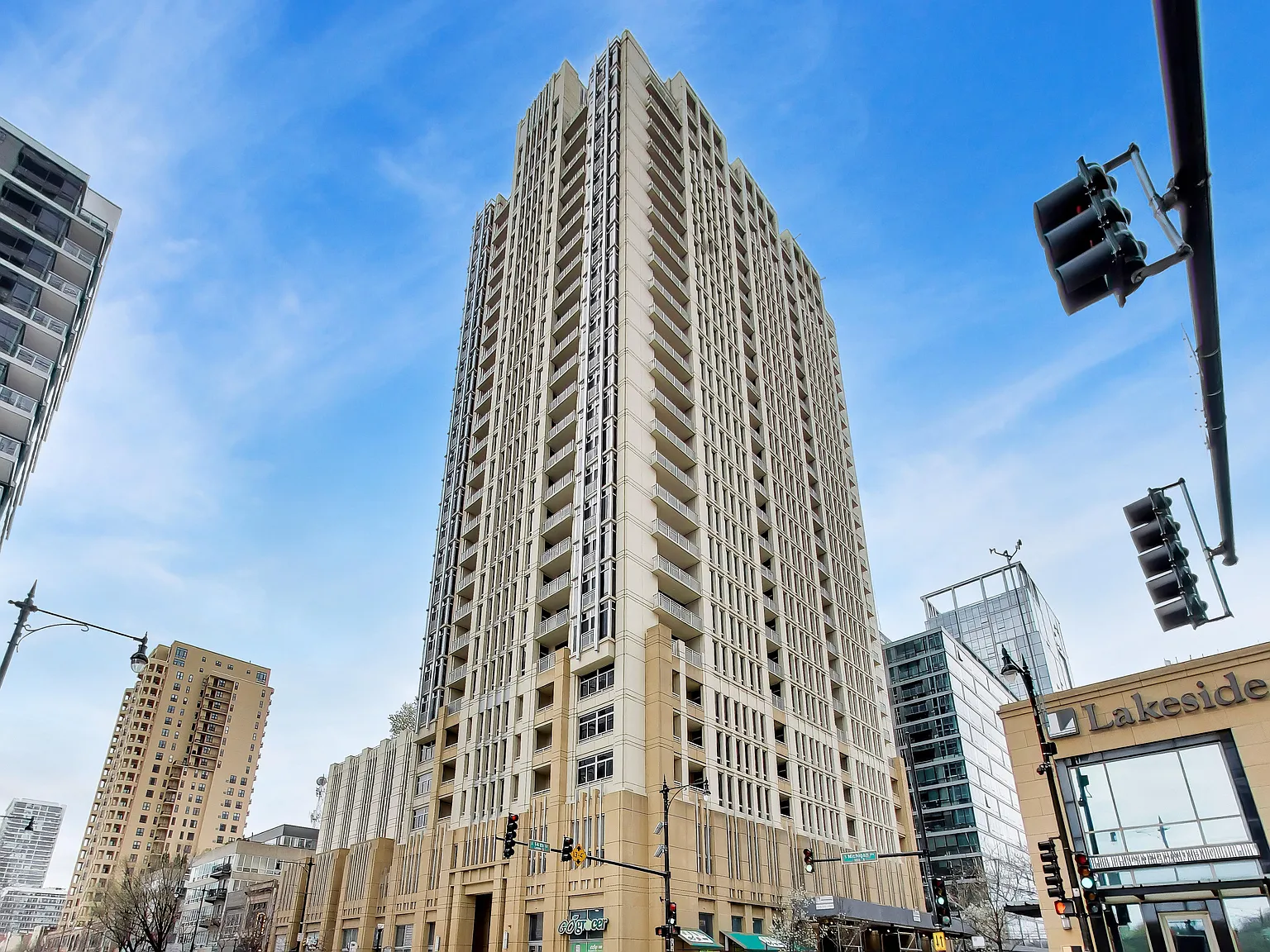 1 bed, 800 sqft, $2,500 — Photo 1