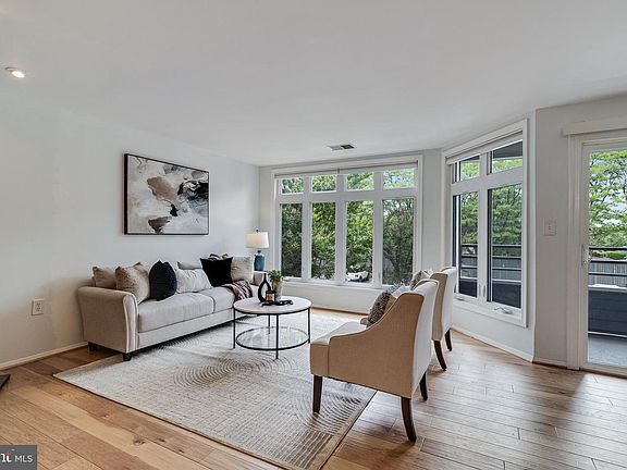 4th image of 1140 Lake Heron Dr #2A