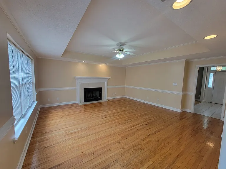 1063 Waltons Pass — Photo 9
