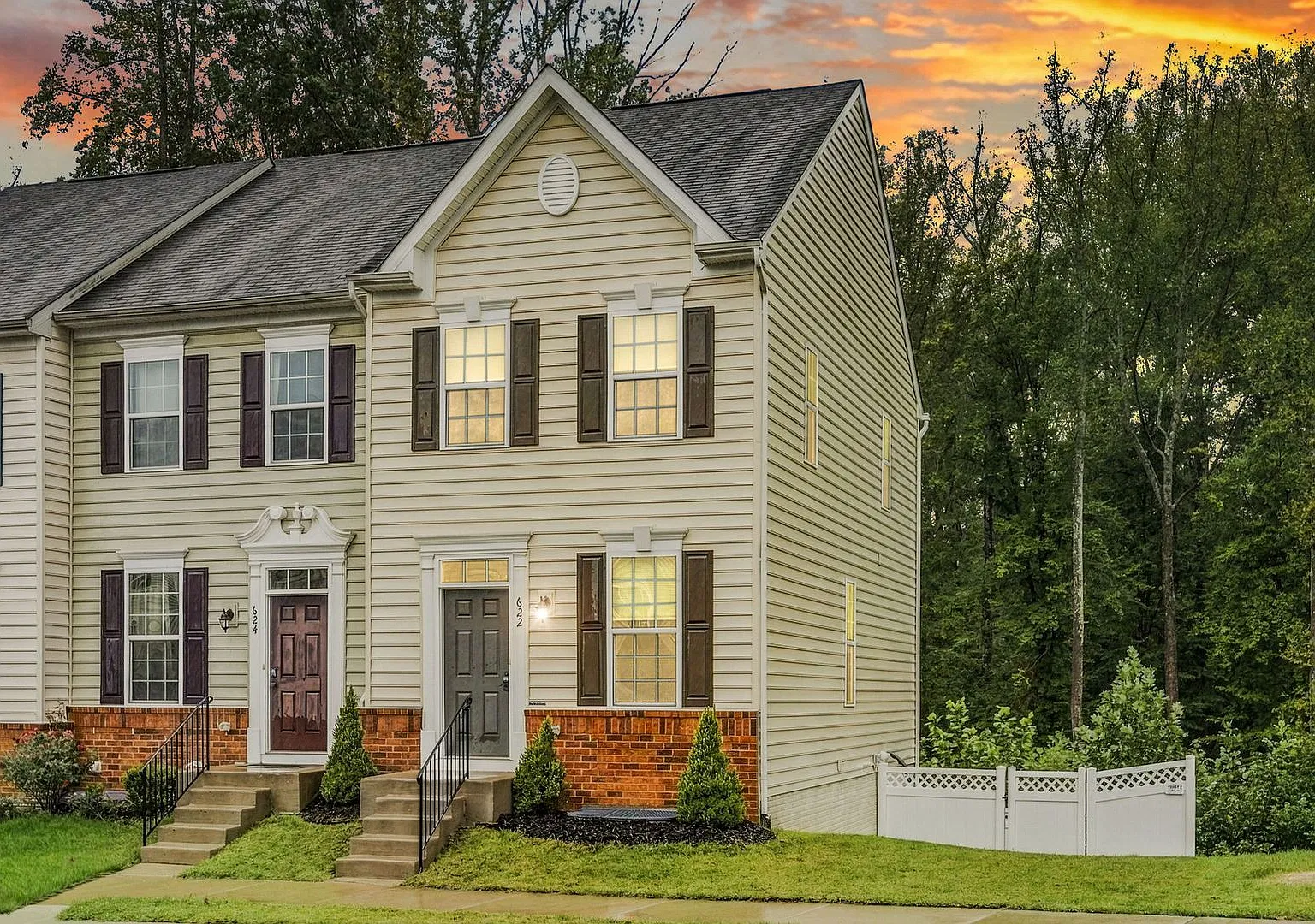 Townhouse In Rappahannock Landing-Fredericksburg (Stafford County) — Photo 2