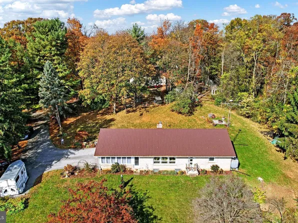 5272 Wayne Rd, Chambersburg, PA 17202