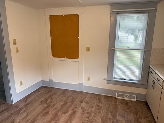 5th image of 119 N 23rd St APT C