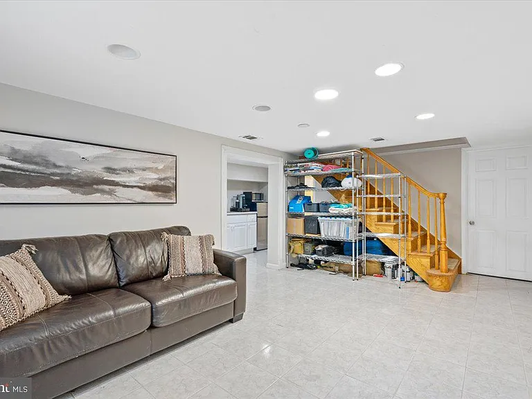 2819 Summerfield Rd — Photo 26
