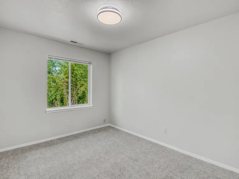 4857 SW 141st Ave — Photo 15