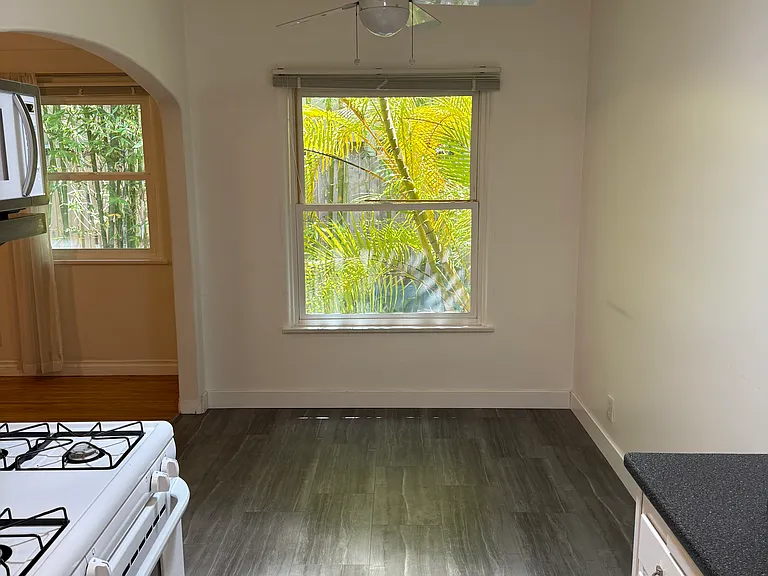 1453 Centinela Ave — Photo 8