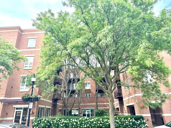 5040 Warren St APT 305, Skokie, IL 60077