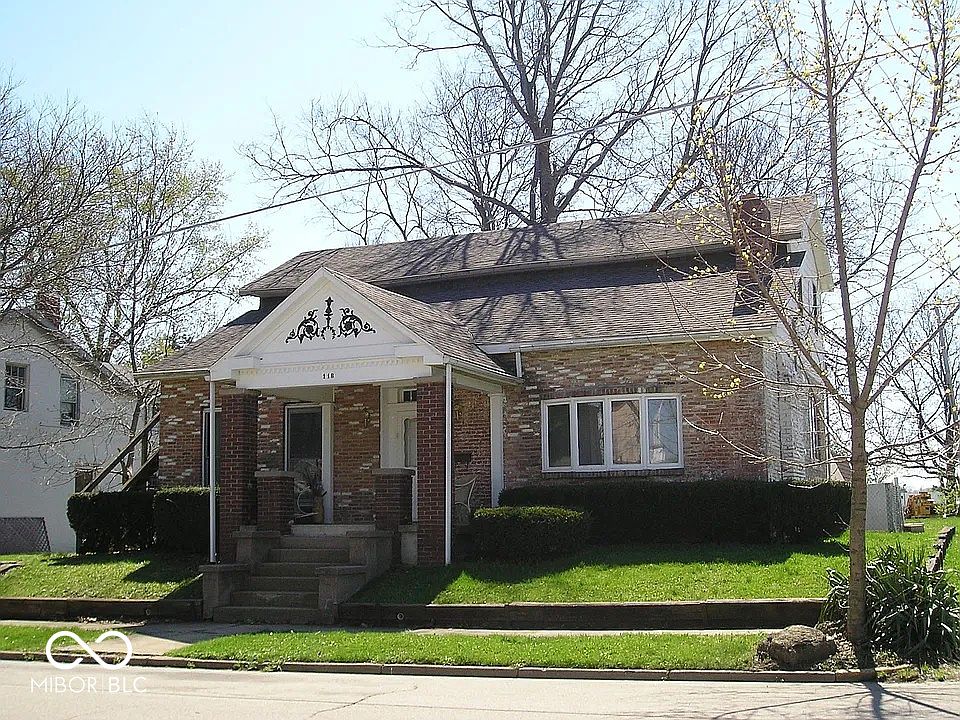 1st image of 118 S 3rd St